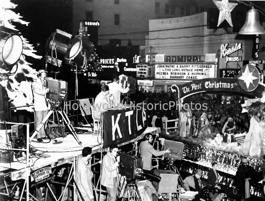 Hollywood Christmas Parade 1952 crp WM.jpg